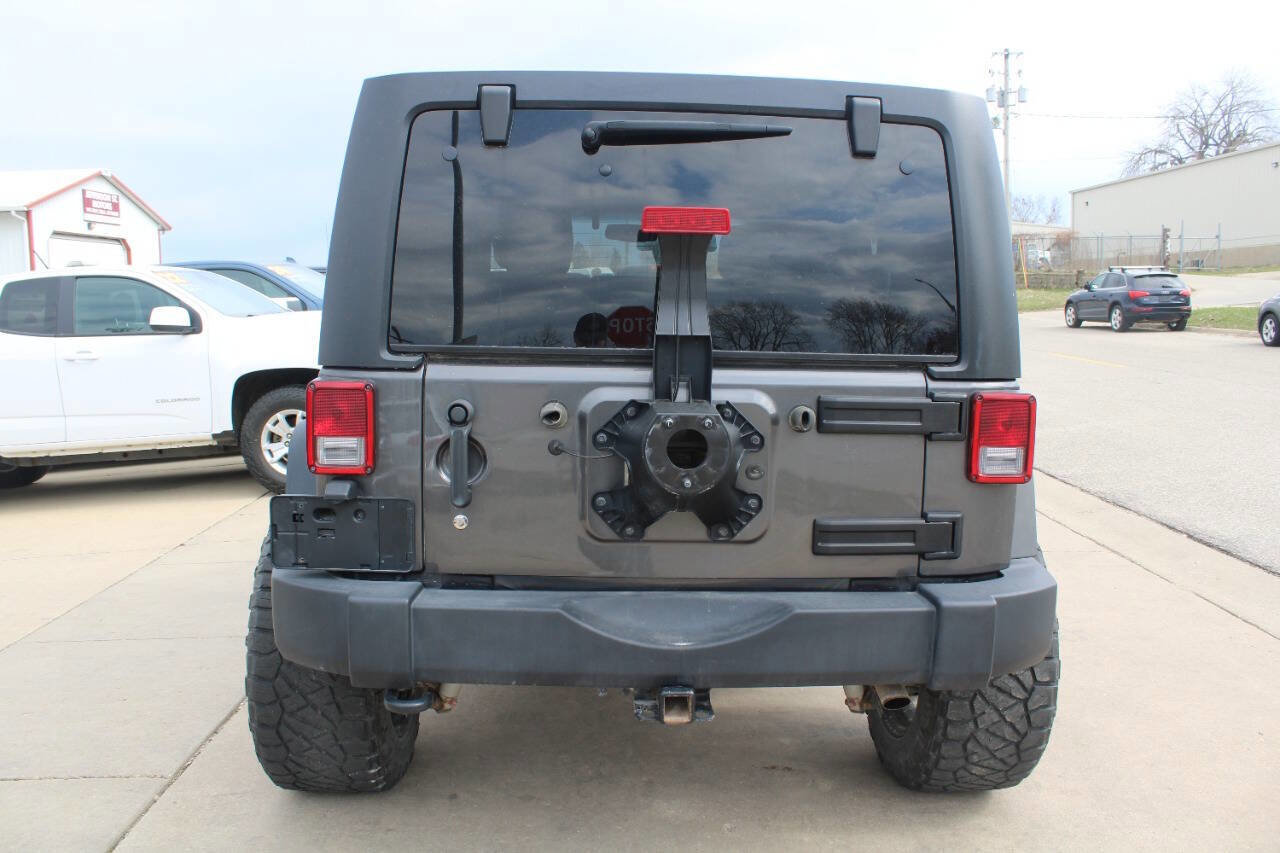 Used 2018 Jeep Wrangler Unlimited Sport S image 2