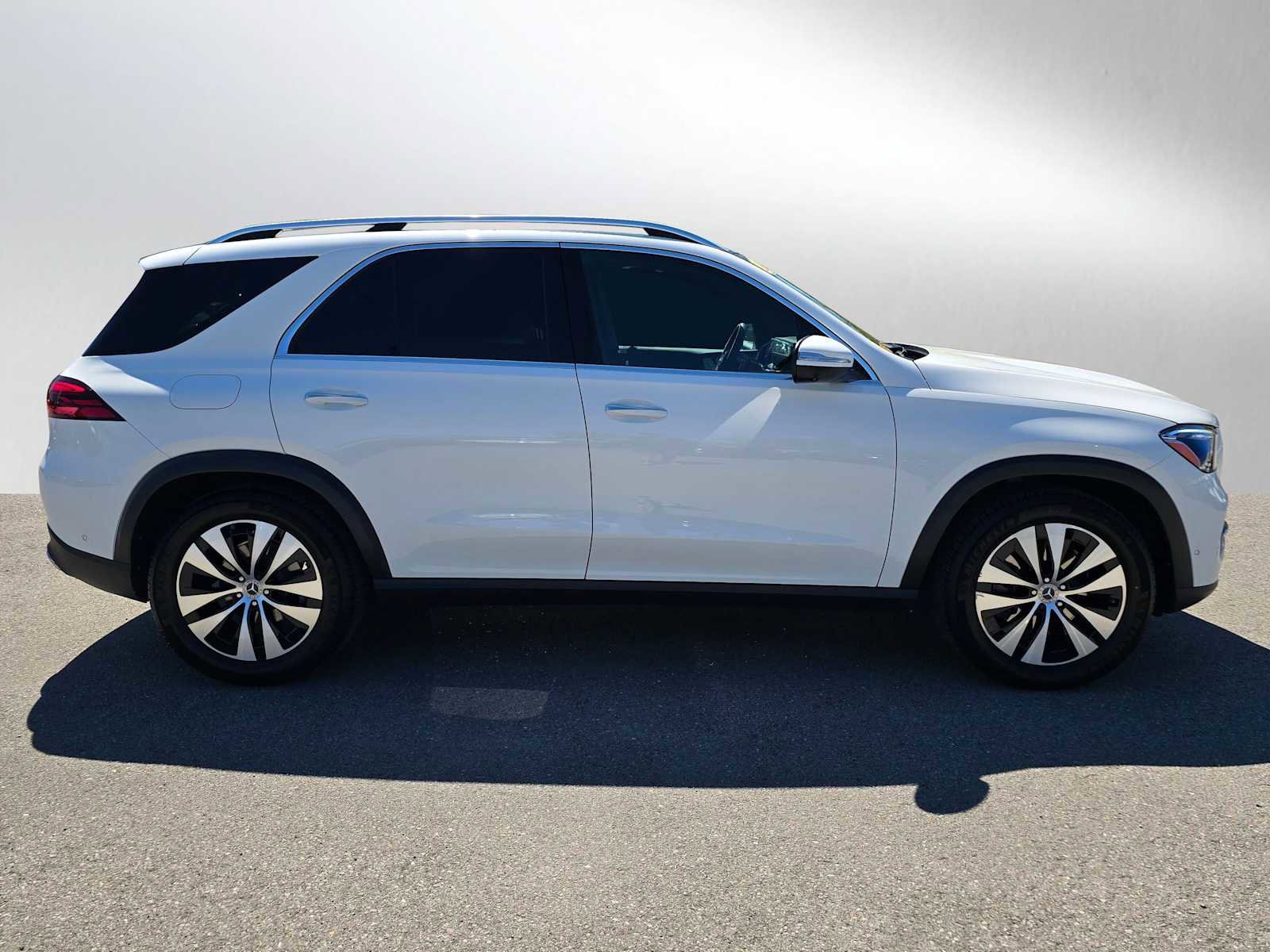 Used 2026 Mercedes-Benz GLE 350 4MATIC image 3