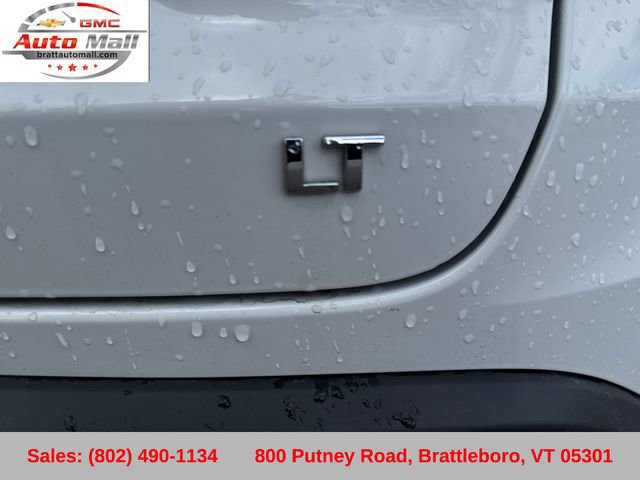 Used 2024 Chevrolet Trax LT w/ Sunroof Package FWD image 31