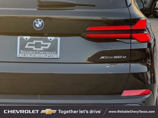 Used 2024 BMW X5 xDrive50e w/ Parking Assistance Package AWD/4WD image 8