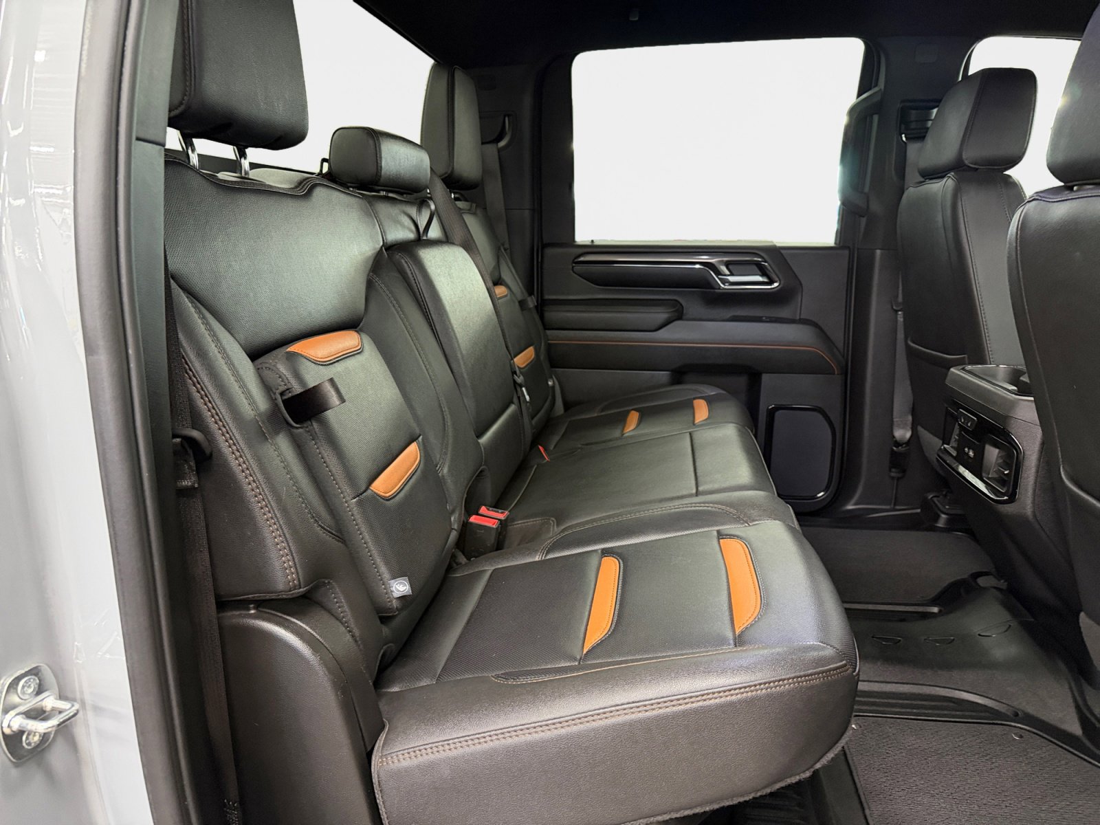 Used 2024 GMC Sierra 2500 AT4 AWD/4WD image 11