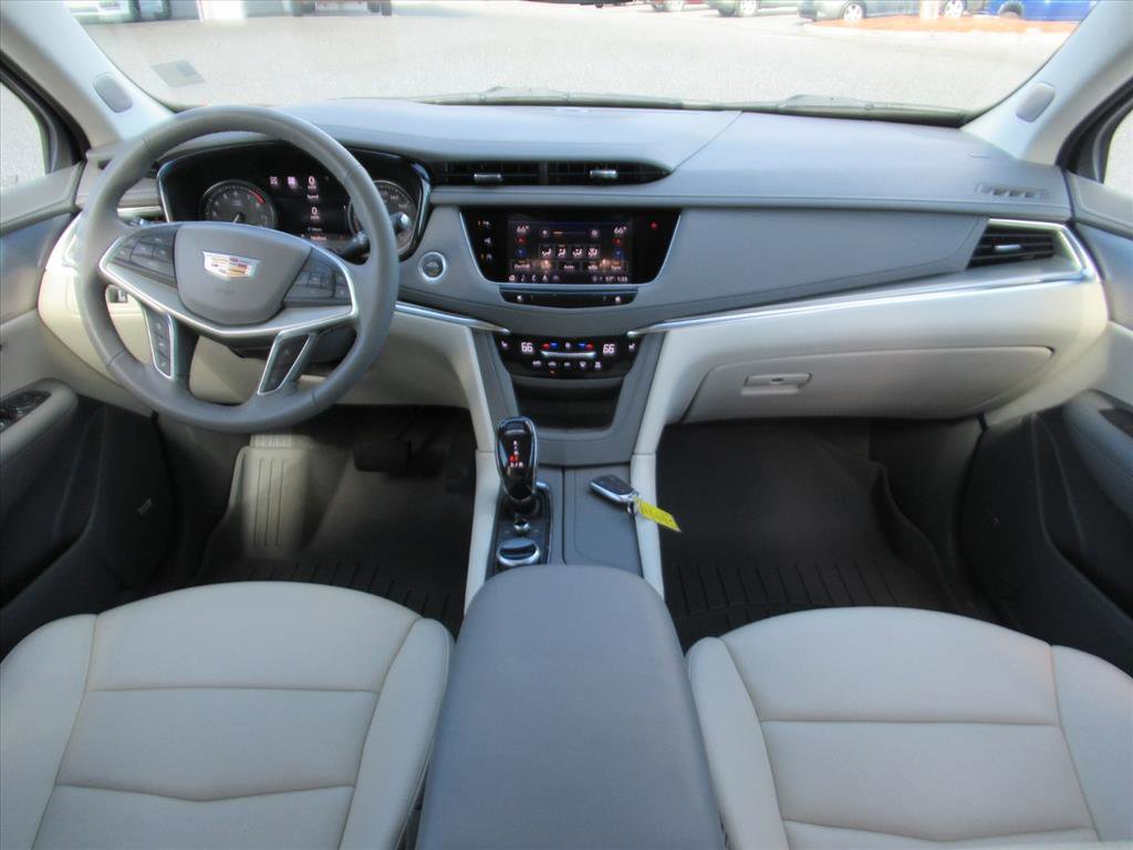 Used 2024 Cadillac XT5 Premium Luxury w/ Technology Package image 11