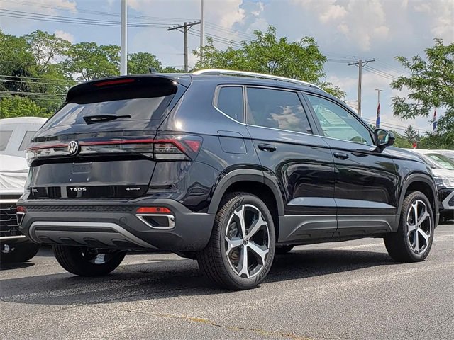 New 2025 Volkswagen Taos SEL image 3
