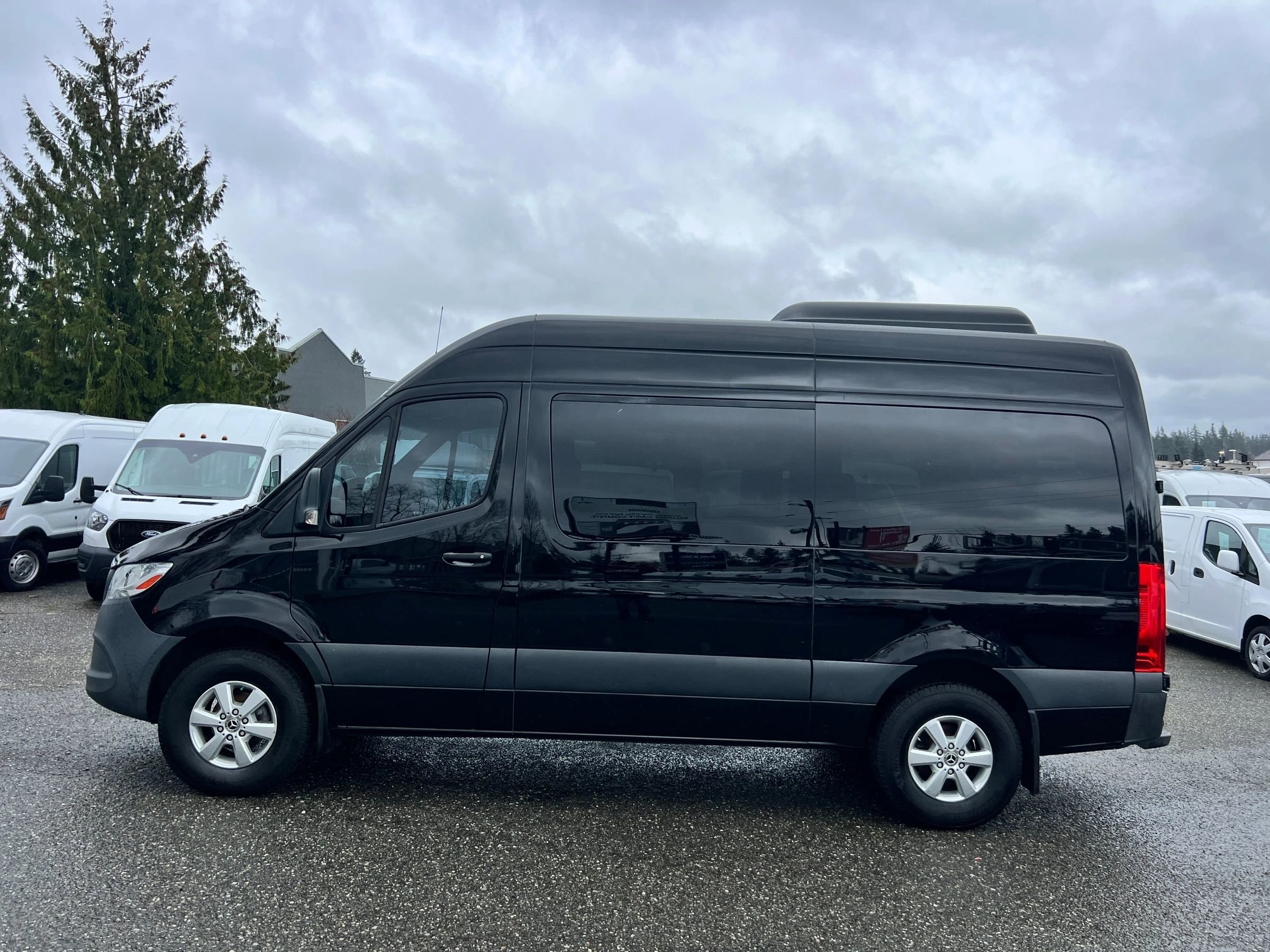Used 2019 Mercedes-Benz Sprinter 2500 w/ Premium Package image 4
