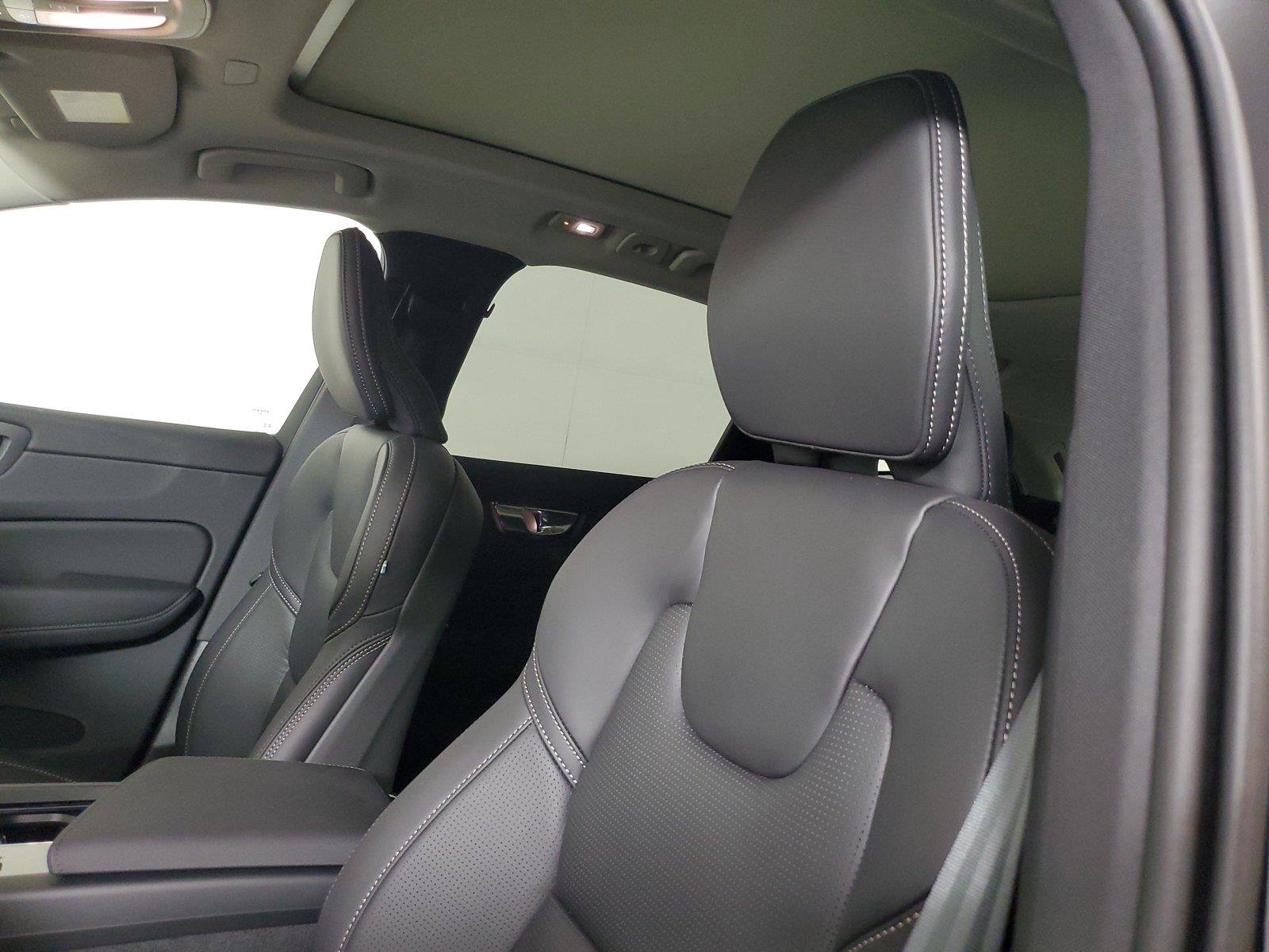 New 2027 Volvo XC60 B5 Ultra AWD/4WD image 23