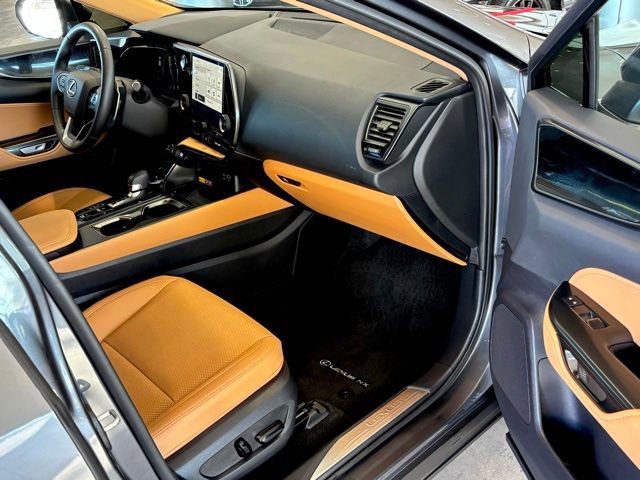 Used 2025 Lexus NX 350 350h Base image 31