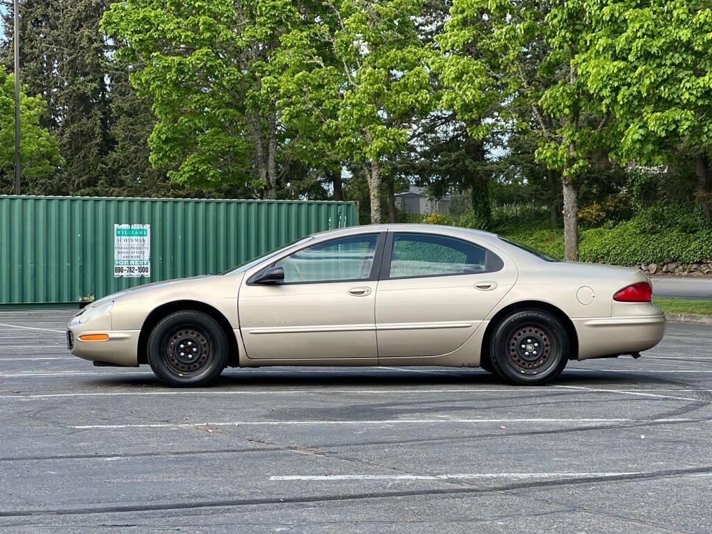 Used 2000 Chrysler Concorde LX FWD image 2