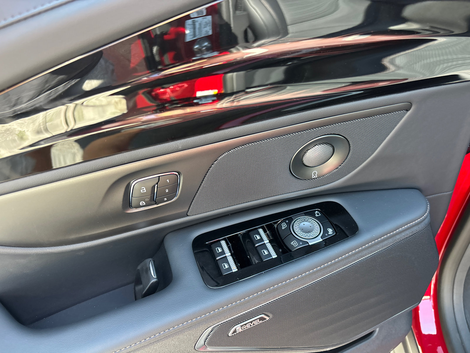 New 2026 Lincoln Nautilus Reserve AWD/4WD image 12