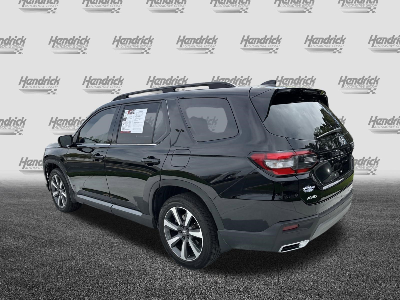 Used 2025 Honda Pilot Elite image 8