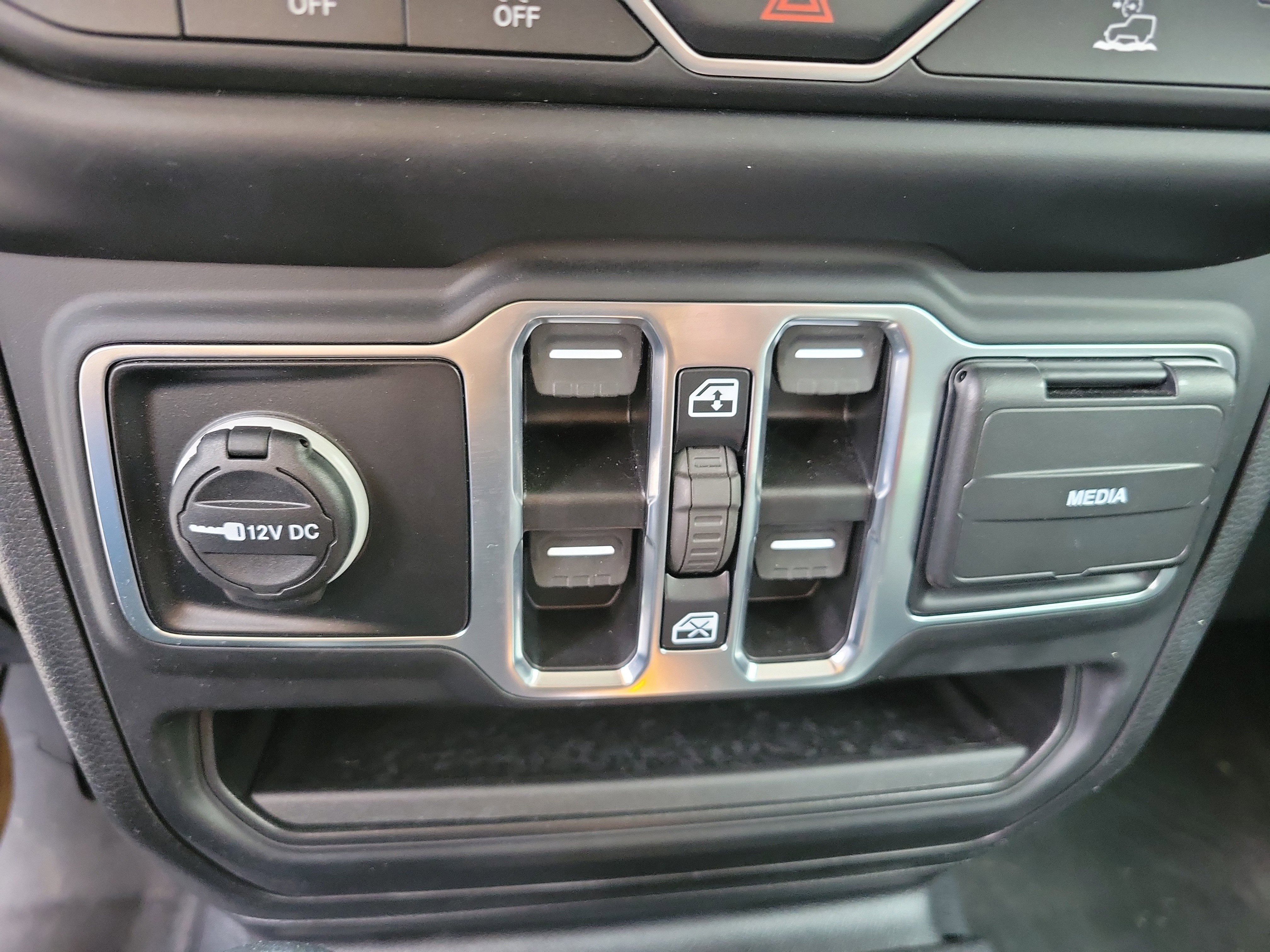 Used 2023 Jeep Gladiator Willys image 18