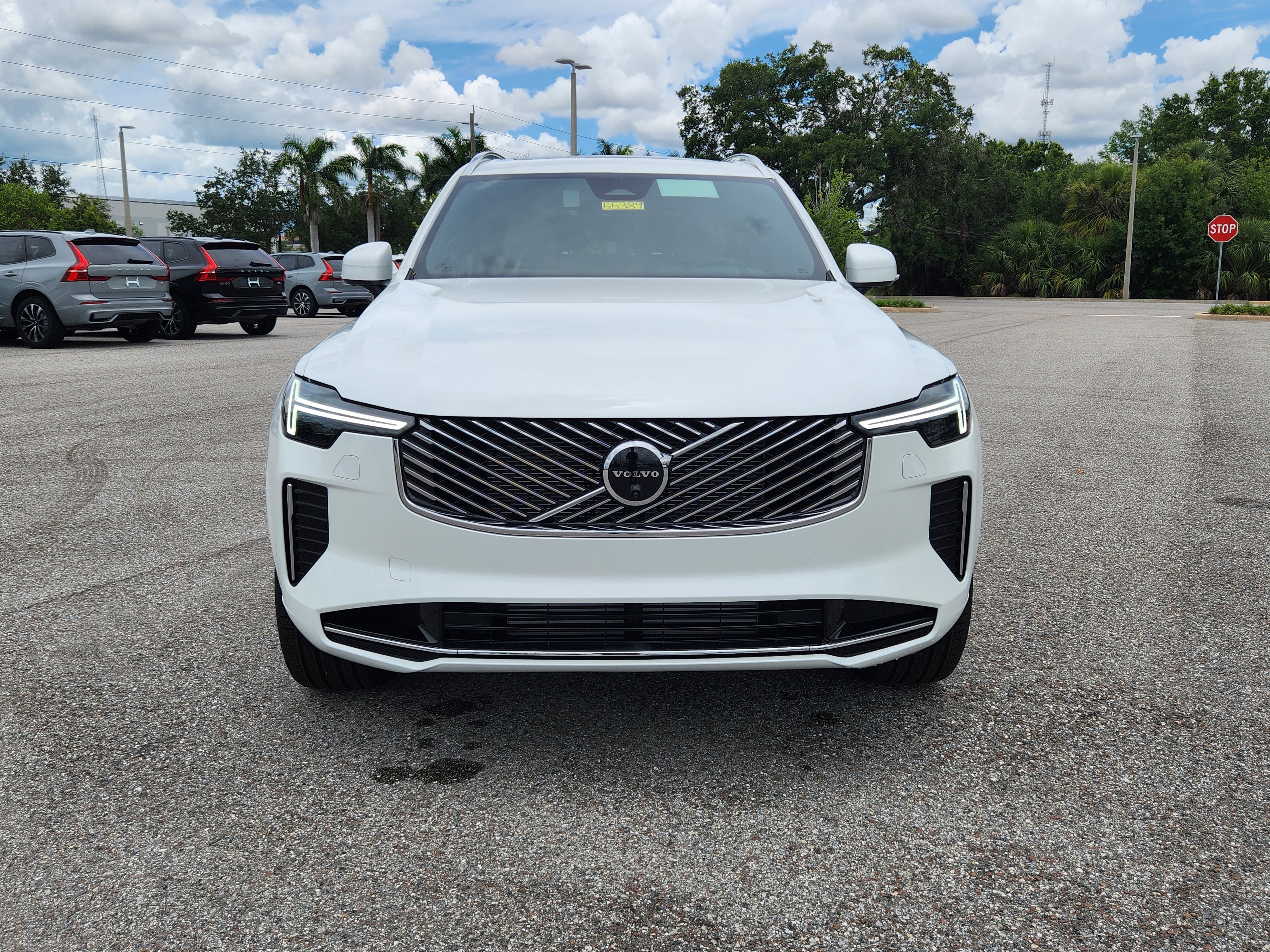 New 2025 Volvo XC90 T8 Plus w/ Protection Package image 2