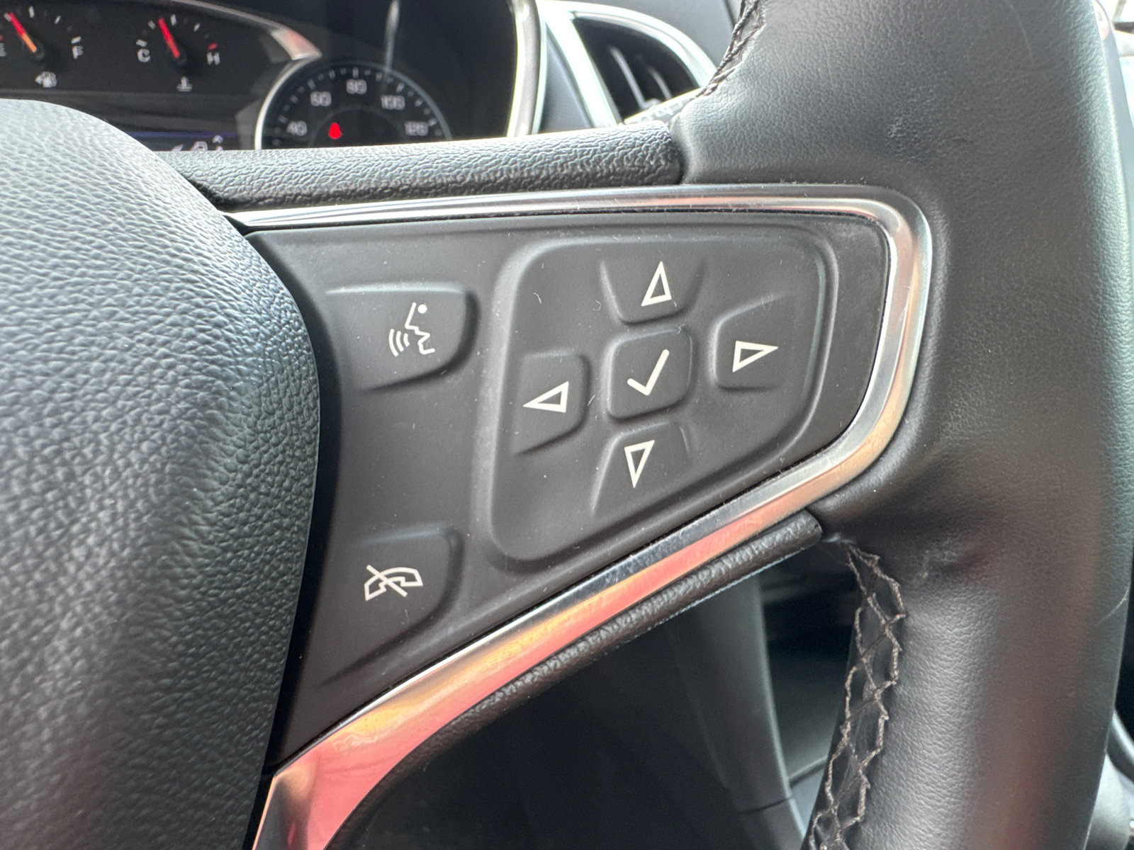 Used 2024 Chevrolet Equinox LT AWD/4WD image 28