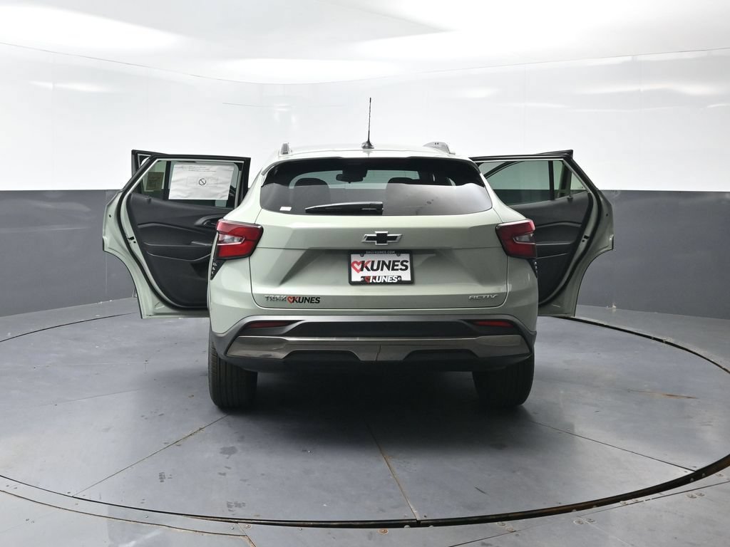 New 2026 Chevrolet Trax ACTIV FWD image 45
