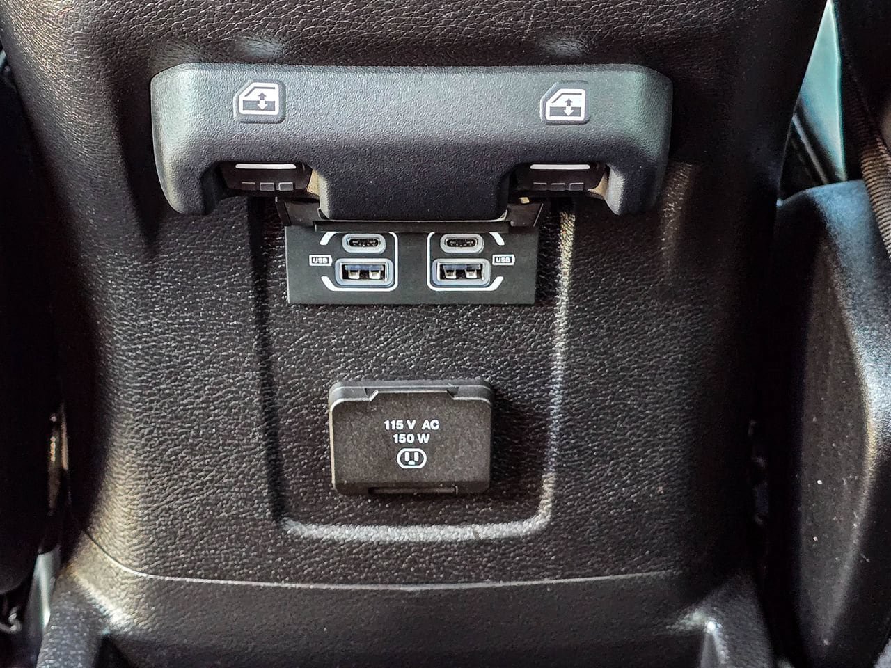 Used 2024 Jeep Wrangler Unlimited Rubicon AWD/4WD image 34