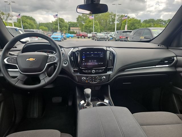 Used 2023 Chevrolet Traverse LT FWD image 13