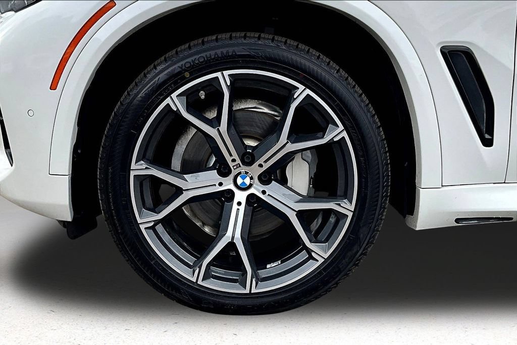 Used 2019 BMW X5 xDrive40i w/ M Sport Package AWD/4WD image 40