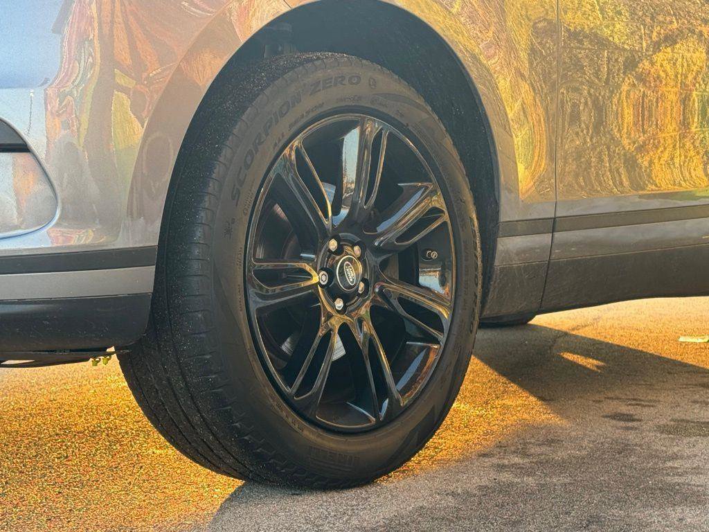 Used 2020 Land Rover Range Rover Velar S image 17