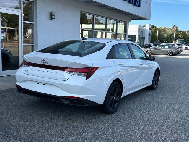 Used 2022 Hyundai Elantra SEL w/ Cargo Package image 3