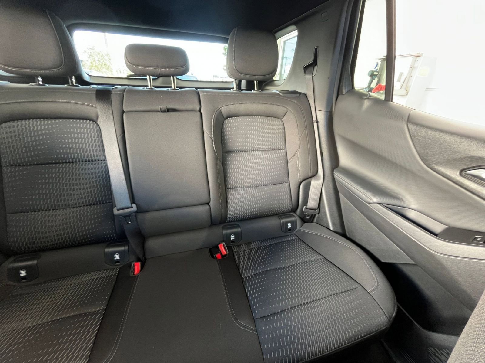 Used 2025 Chevrolet Equinox LT image 38