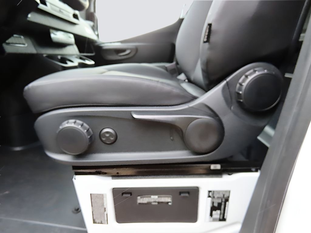 Used 2024 Mercedes-Benz Sprinter 3500 image 42