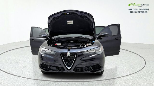 Used 2024 Alfa Romeo Stelvio Ti AWD/4WD image 12