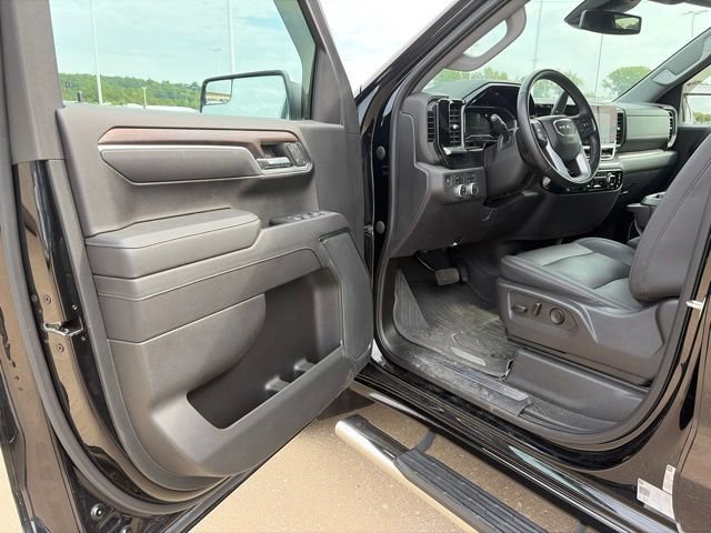 Used 2023 GMC Sierra 1500 SLT AWD/4WD image 10