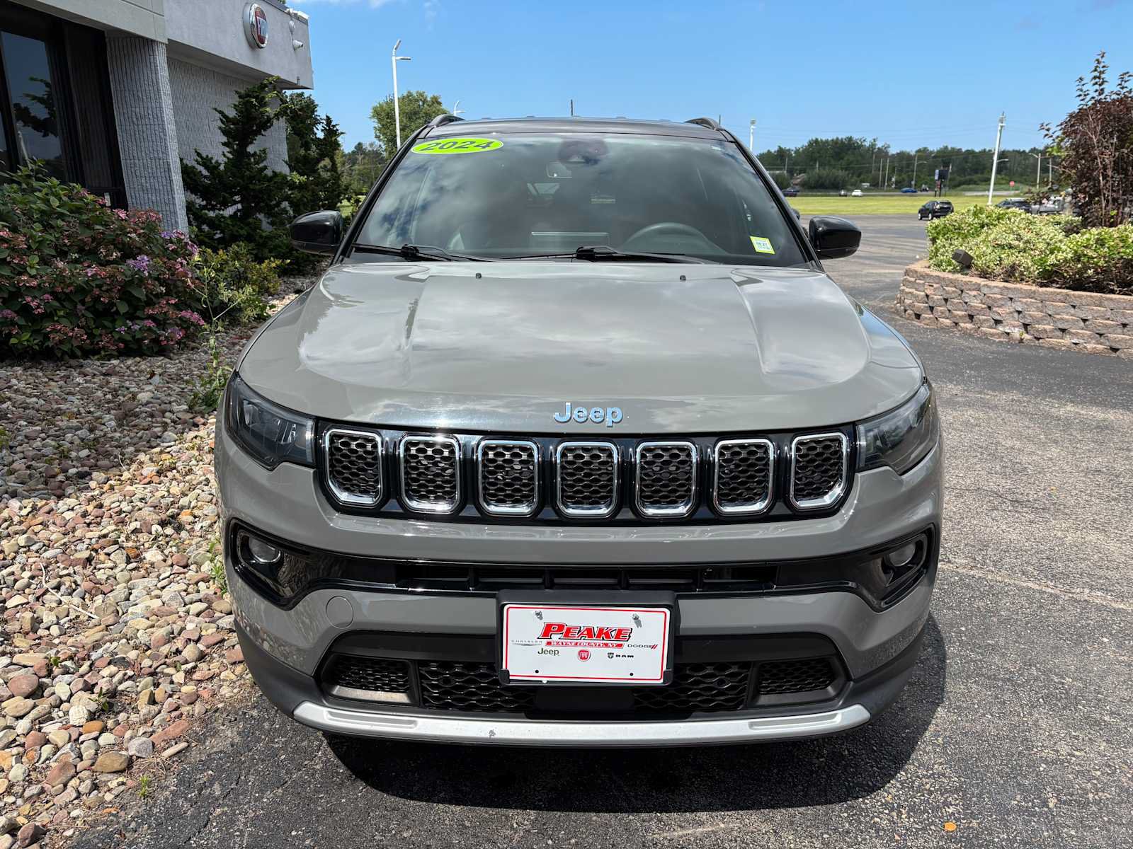 Used 2023 Jeep Compass Limited AWD/4WD image 11