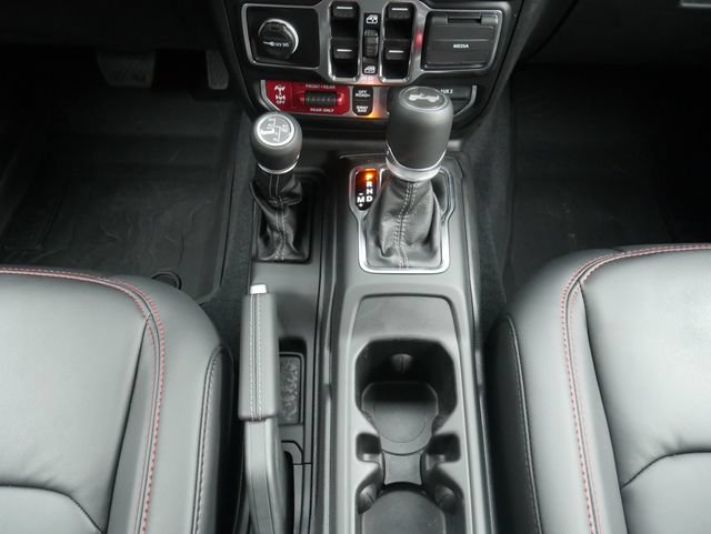 Used 2024 Jeep Wrangler Unlimited Rubicon AWD/4WD image 24