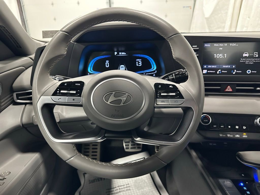 Used 2025 Hyundai Elantra Sport image 18
