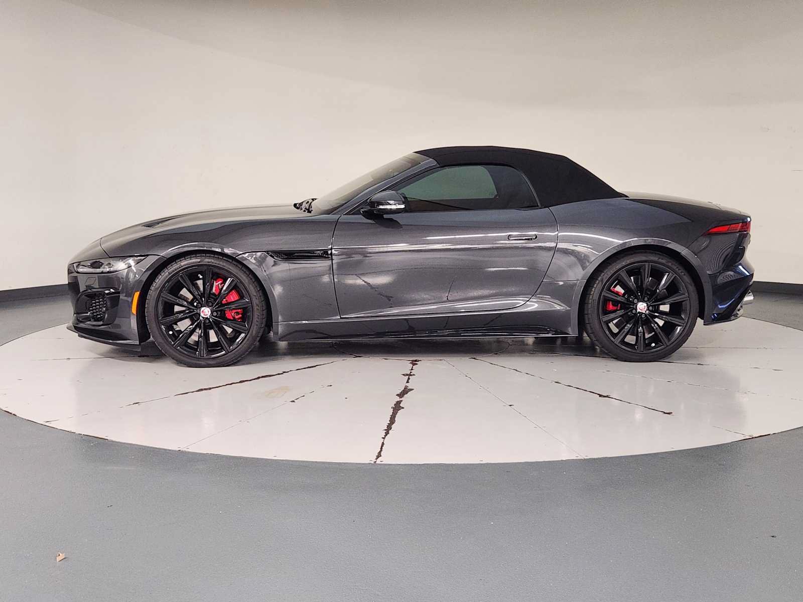 Used 2023 Jaguar F-TYPE R AWD/4WD image 4