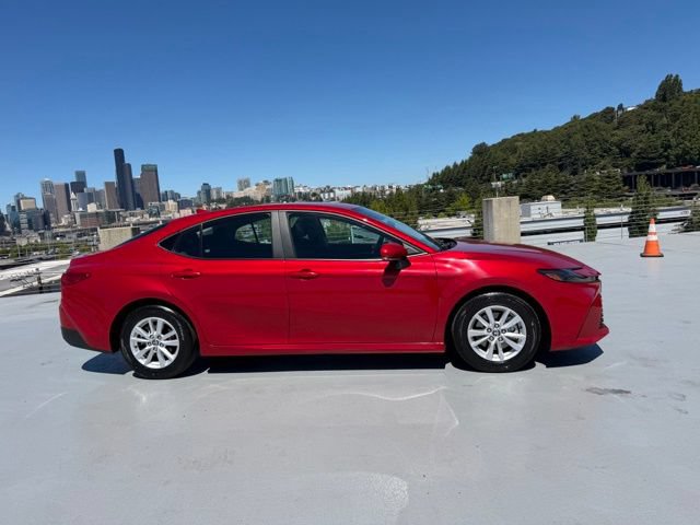 Used 2025 Toyota Camry LE FWD video 2