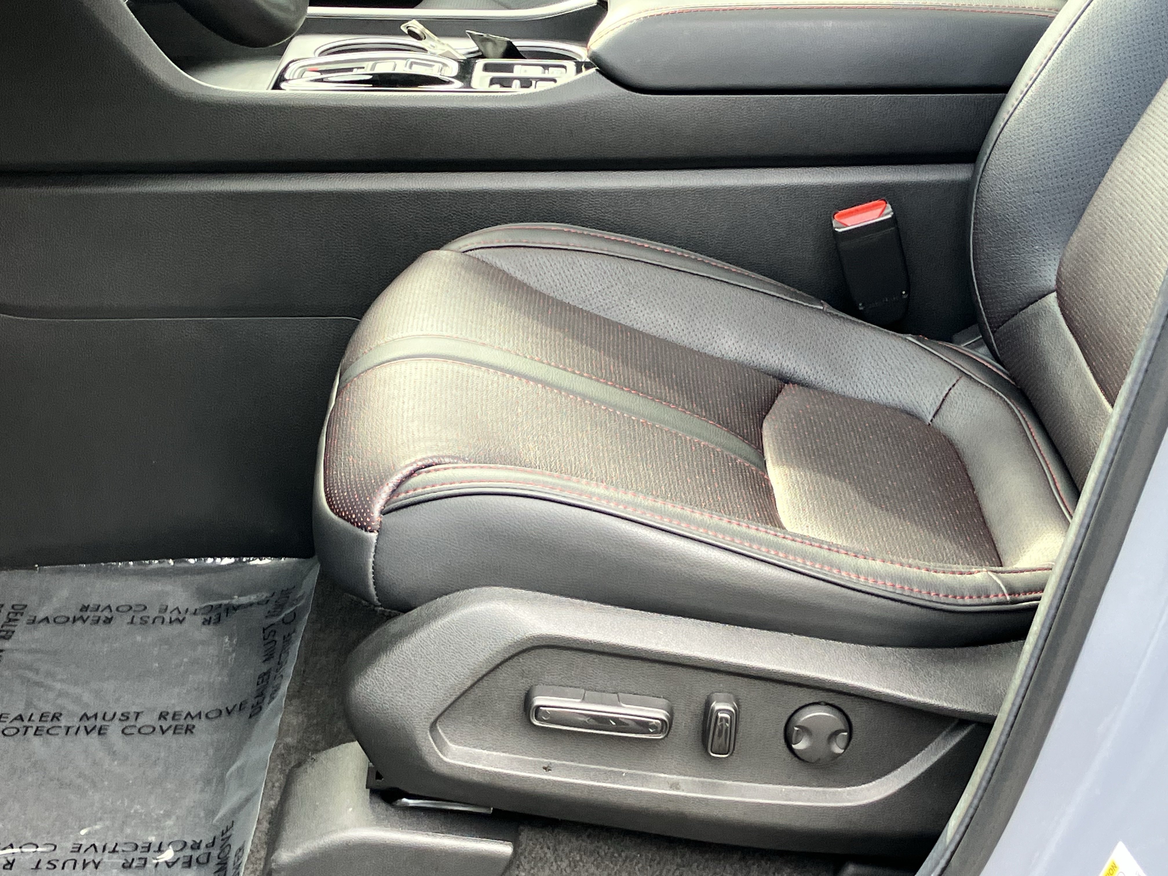 Certified 2025 Honda Pilot Black Edition image 17