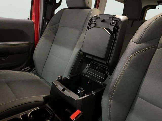 Used 2025 Jeep Wrangler Unlimited Sahara w/ Safety Group image 60