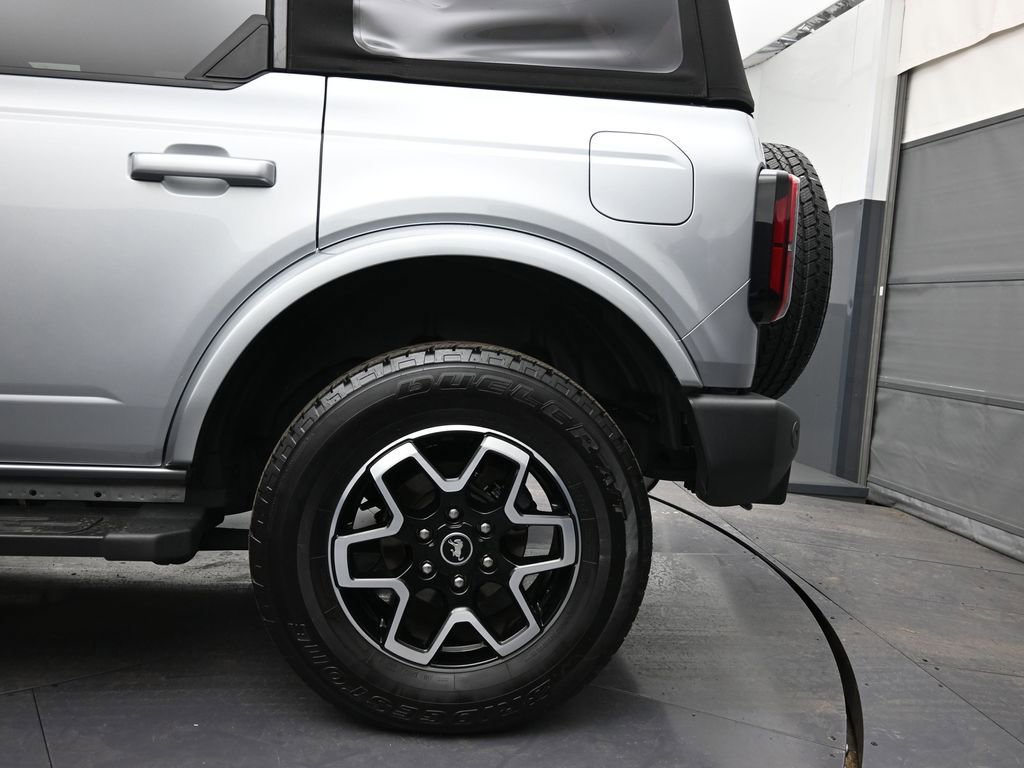 Used 2024 Ford Bronco Outer Banks image 9