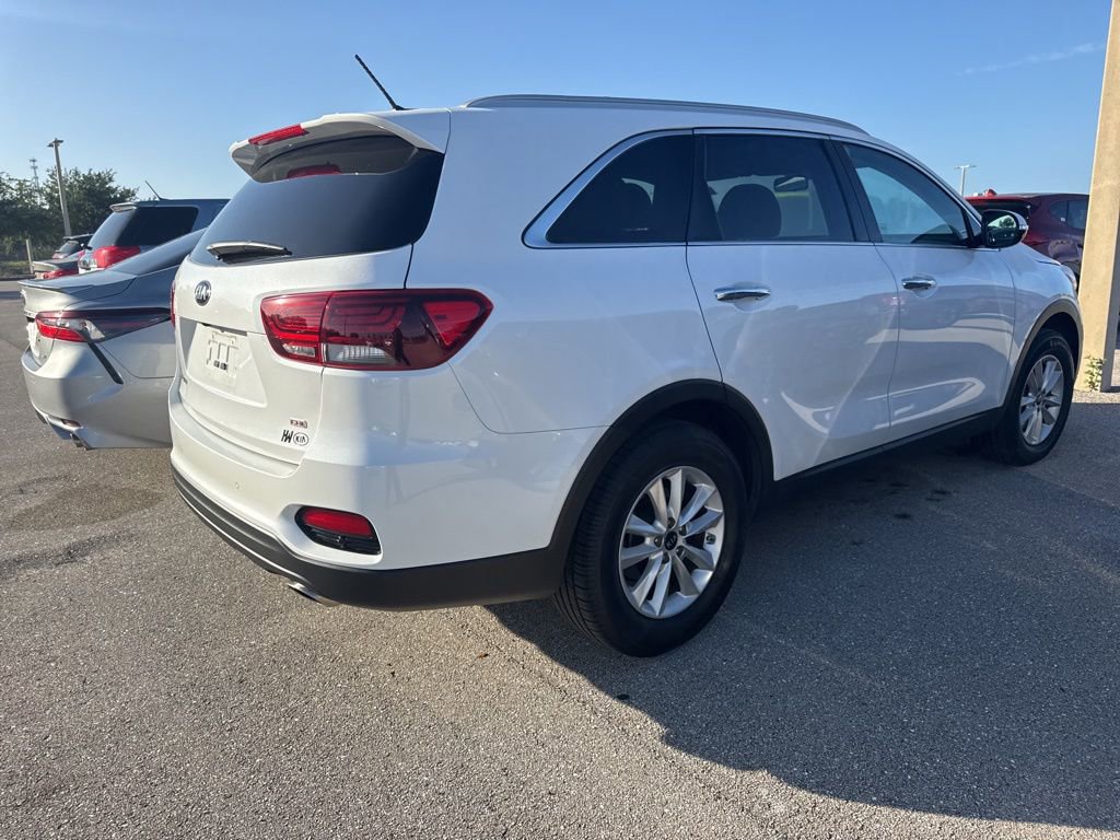 Used 2020 Kia Sorento LX w/ LX I4 Convenience Package image 2