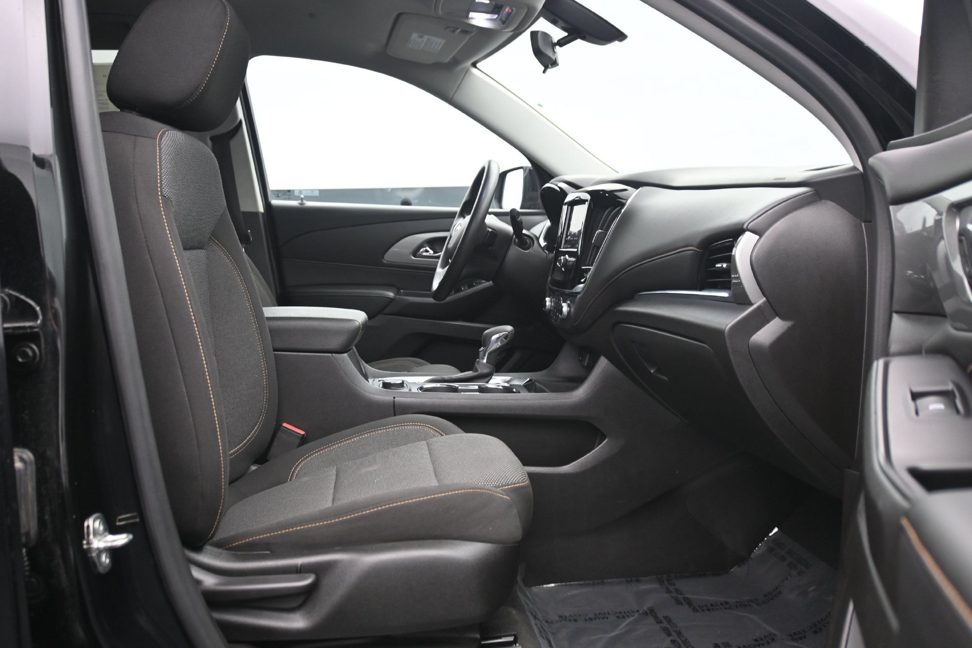 Used 2021 Chevrolet Traverse LS AWD/4WD image 13