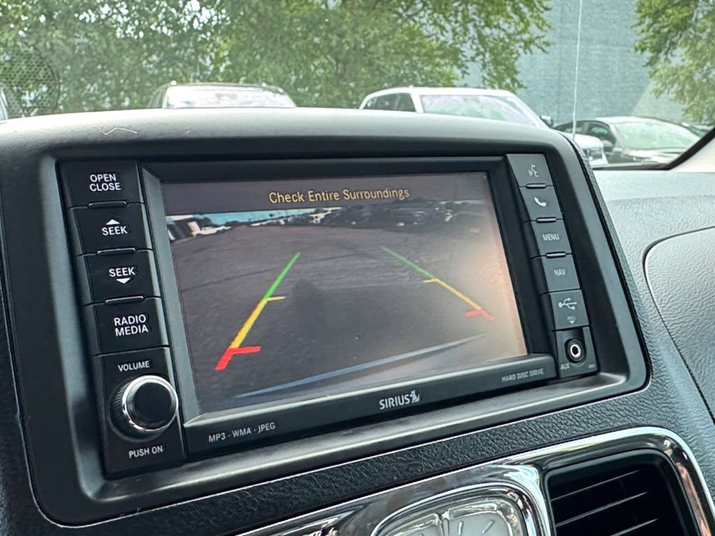 Used 2012 Chrysler Town & Country Limited FWD image 34