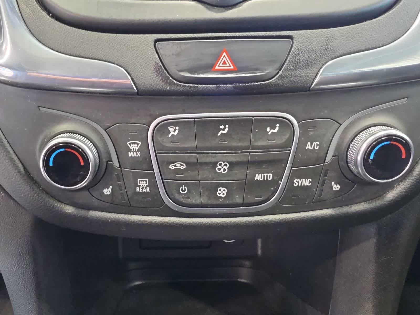Used 2020 Chevrolet Equinox LT w/ Driver Convenience Package FWD image 21