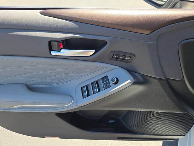 Used 2021 Toyota Avalon Limited w/ Advanced Safety Package FWD image 18