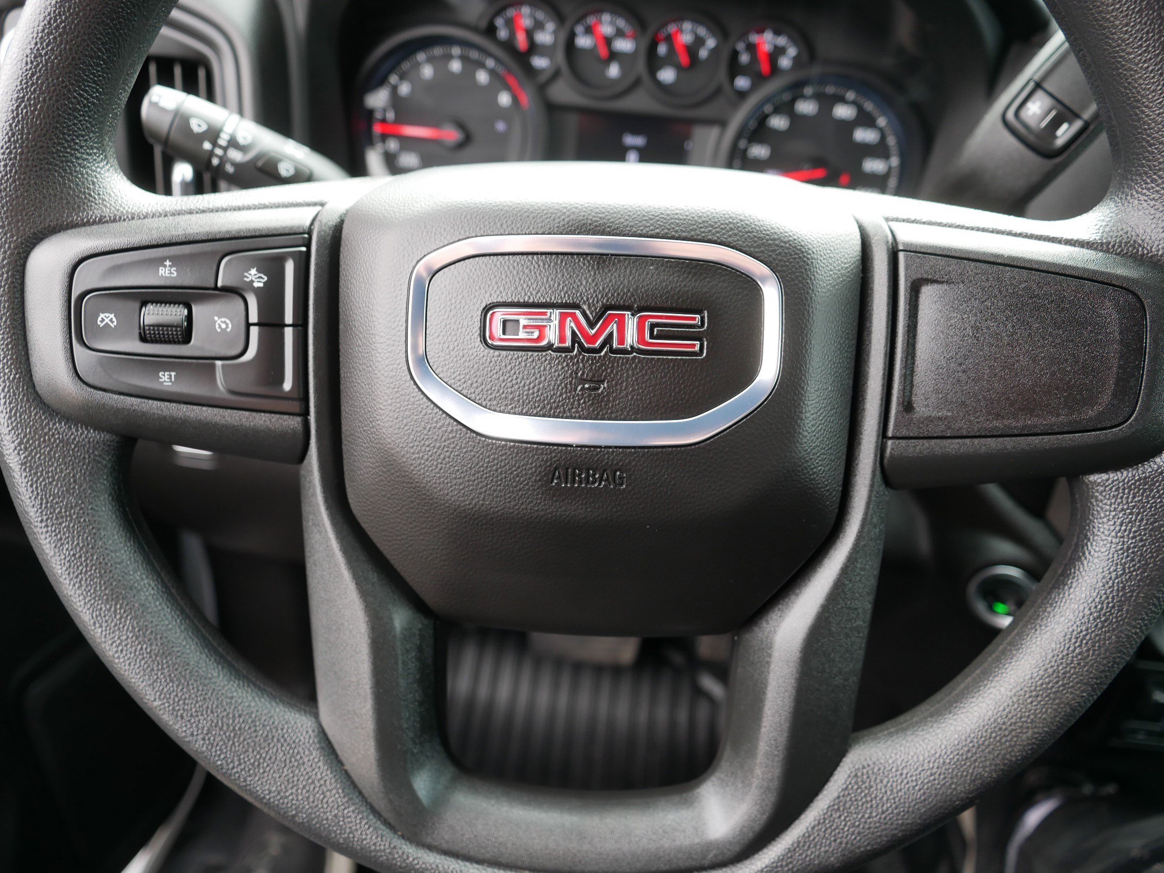 Used 2025 GMC Sierra 2500 Pro w/ Convenience Package image 25