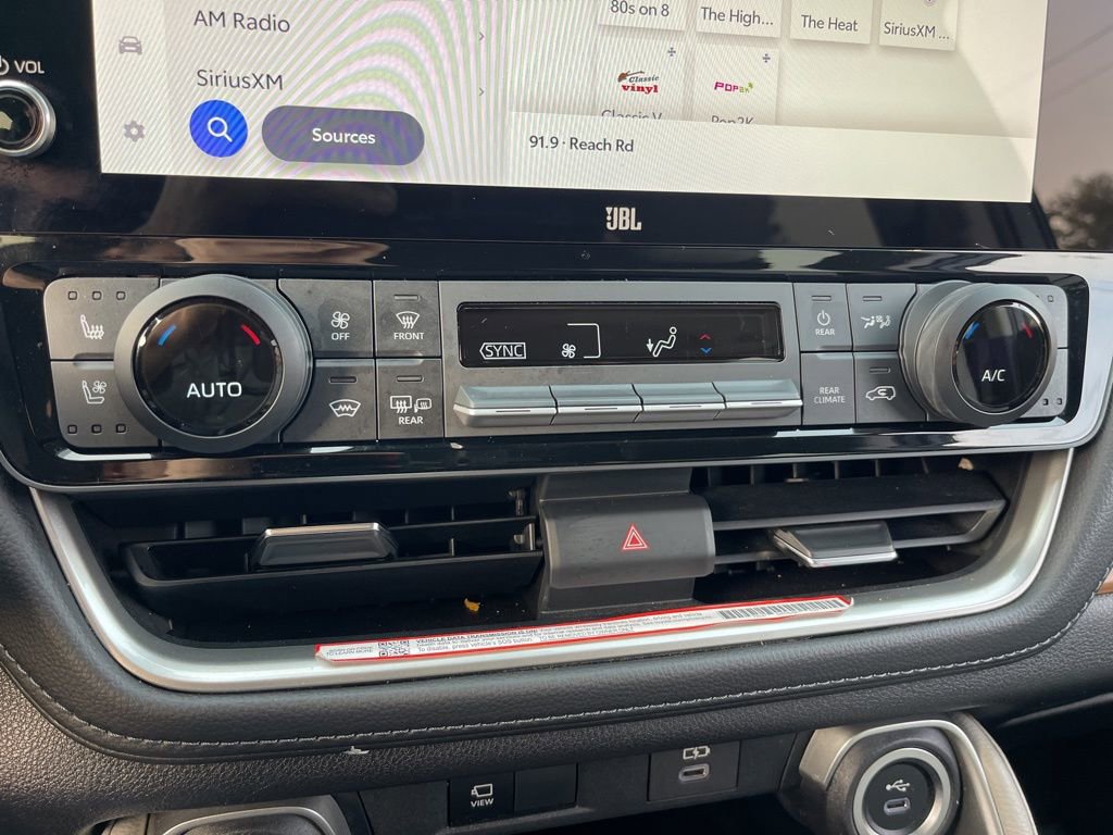 Used 2025 Toyota Grand Highlander AWD image 12