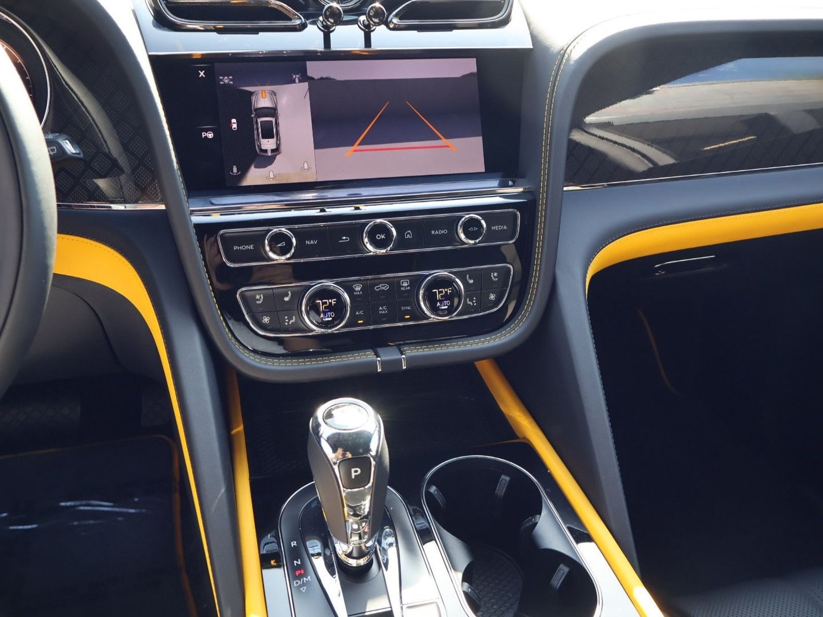 Certified 2025 Bentley Bentayga AWD/4WD image 21