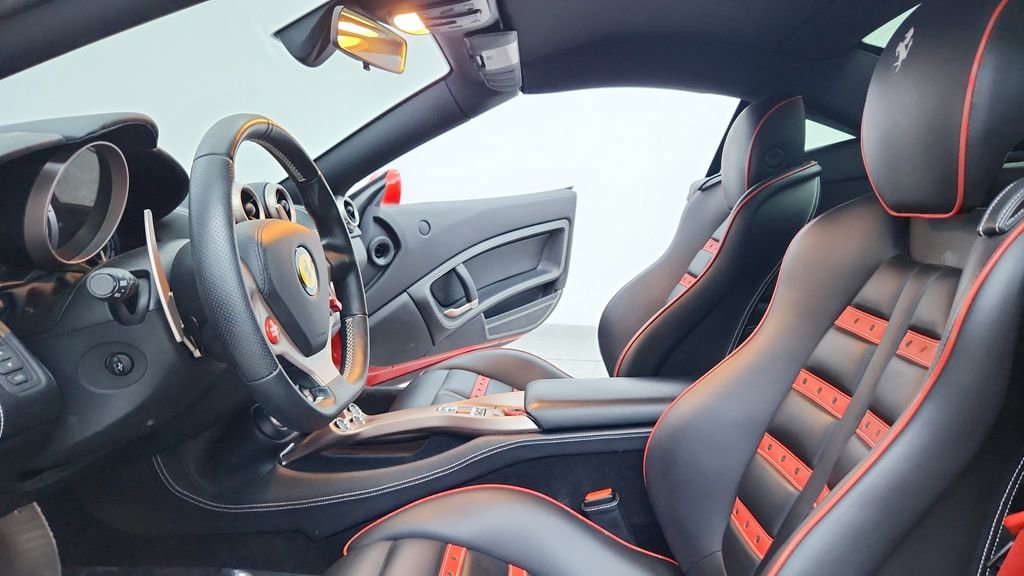 Used 2014 Ferrari California image 18