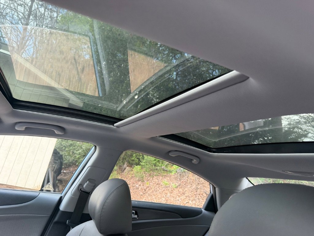 Used 2015 Hyundai Sonata Limited w/ Option Group 02 image 9