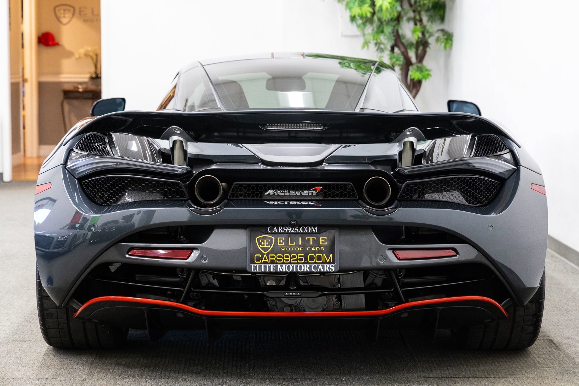 Used 2018 McLaren 720S Performance image 4