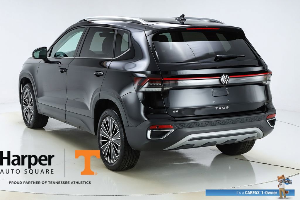 Used 2025 Volkswagen Taos SE image 7