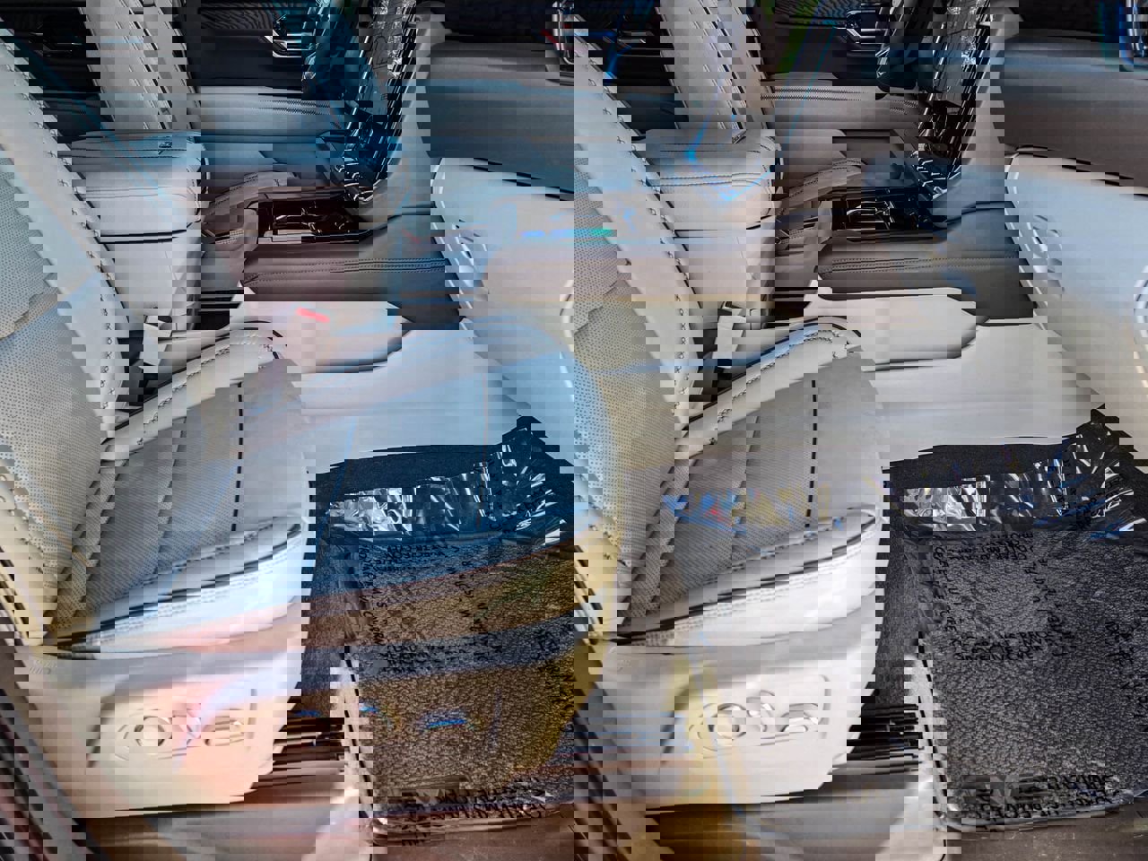 Certified 2025 GMC Yukon Denali image 42