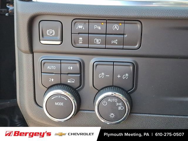 Certified 2025 Chevrolet Suburban LT AWD/4WD image 28