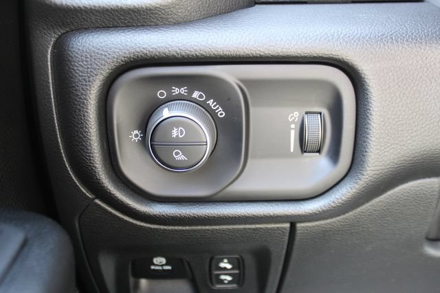 Used 2023 RAM 1500 Big Horn AWD/4WD image 17