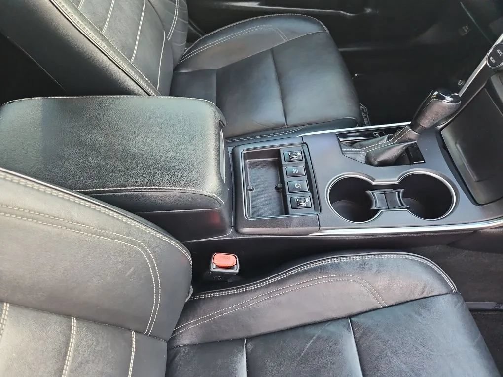 Used 2017 Toyota Camry XLE w/ Moonroof Package FWD image 13
